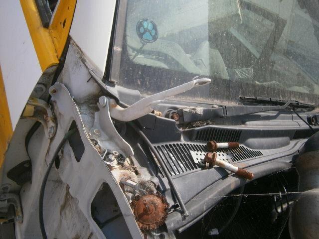 Решетка под лобовое стекло Тойота Хайлюкс Сурф в Шадринске 29486